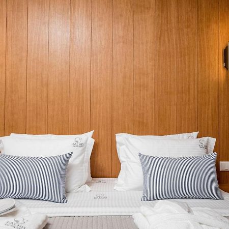 Pachis Escape Suites Экстерьер фото